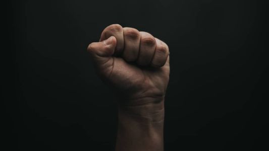 Relatório define medidas de combate ao racismo no esporte.