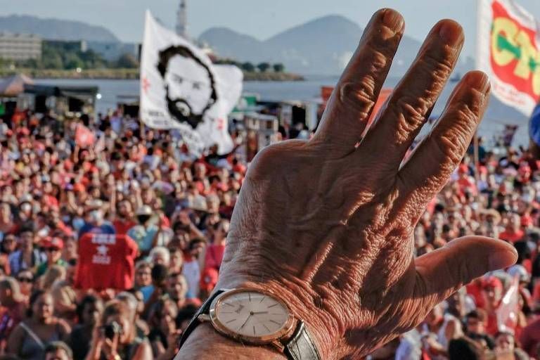 Lula curte programação de Carnaval em festas no Recife, Salvador e Rio