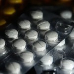 Descubra os riscos nutricionais do uso prolongado de omeprazol, medicamento para estômago