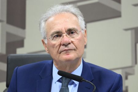 O presidente da Comissão de Assuntos Econômicos, senador Renan Calheiros