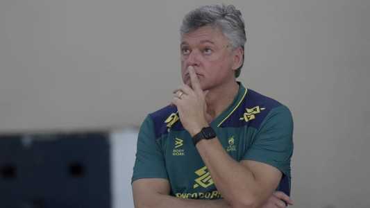 Renan dal Zotto define 14 convocados para fase final da VNL