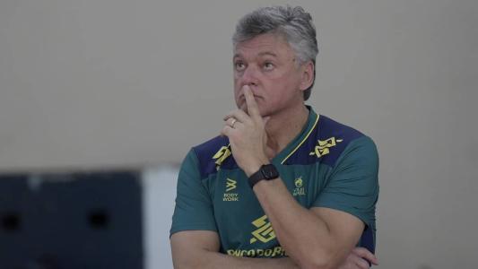 Renan dal Zotto define 14 convocados para fase final da VNL
