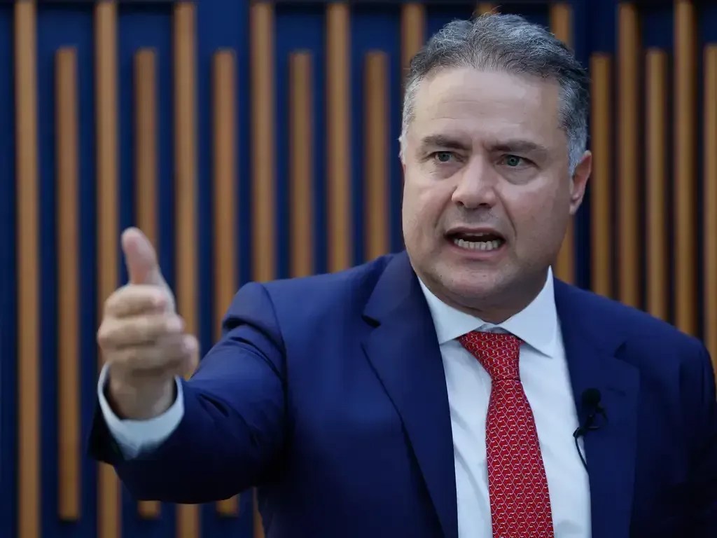 Renan Filho, ministro dos Transportes de Lula, concede entrevista exclusiva à Itatiaia