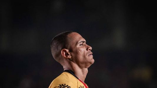 Renan, goleiro do Sport, alvo de críticas