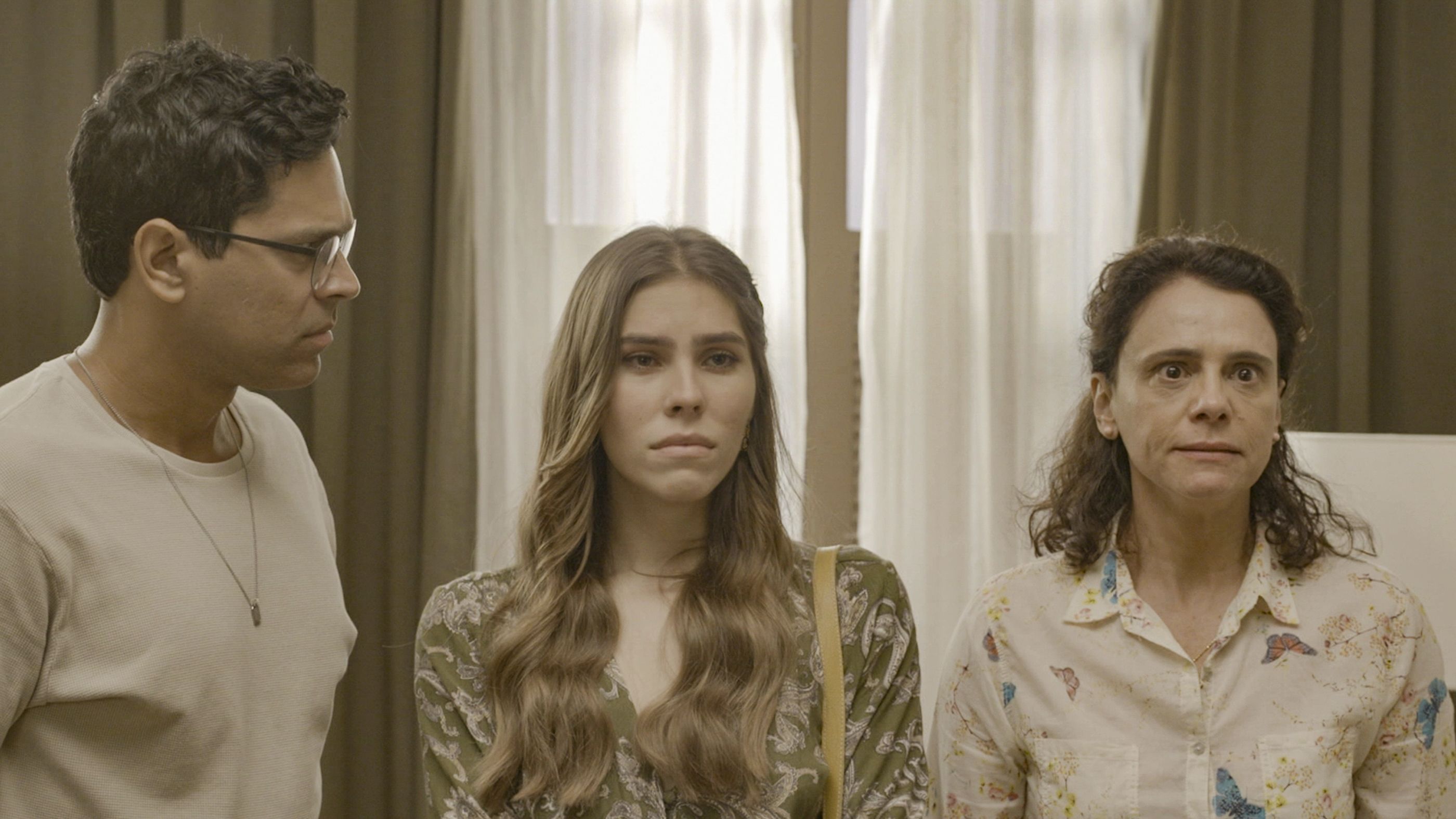 Malu Galli fala sobre cena forte com Buba na novela Renascer: 'Emocionante'
