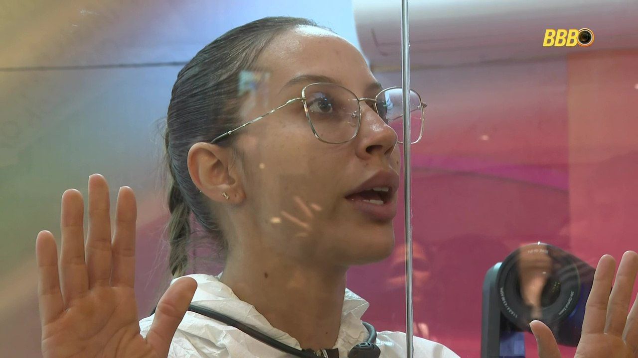 Renata revela para quais participantes levará fofocas no BBB 25