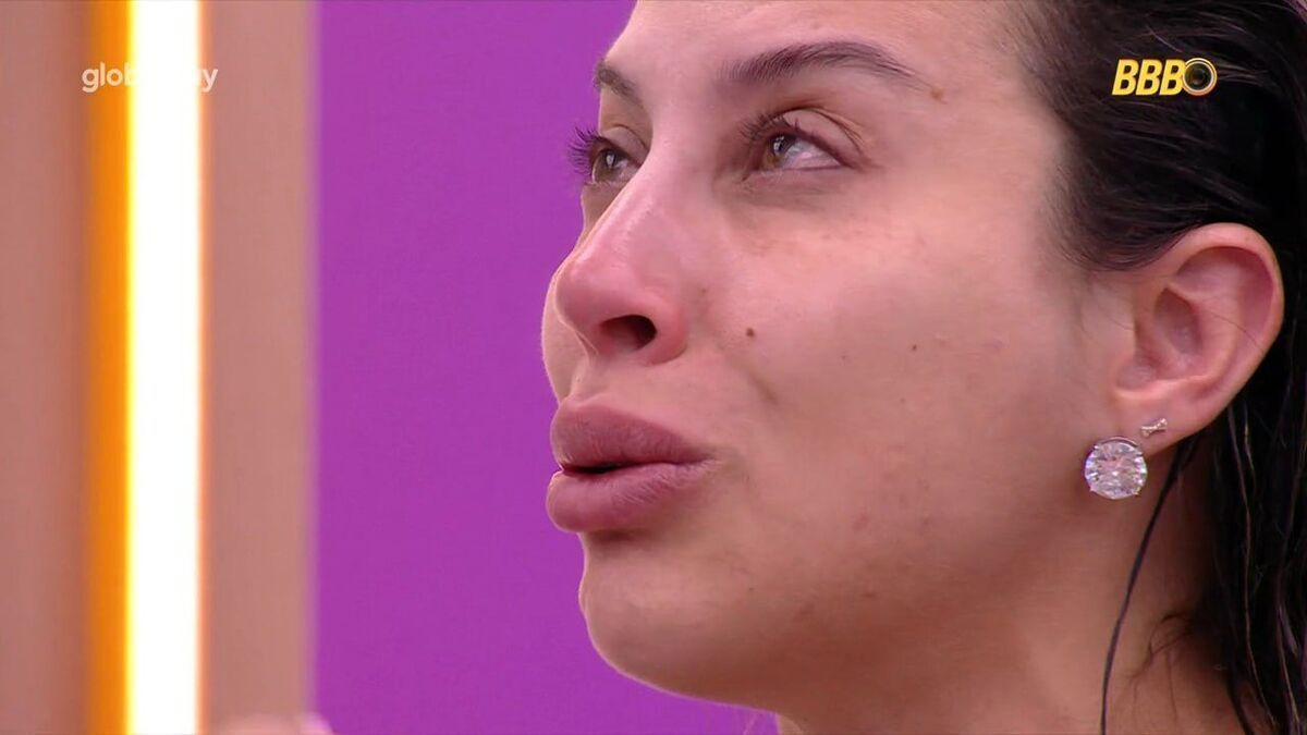 Renata chora por ser apontada no Sincerão e desabafa sobre Aline no BBB 25