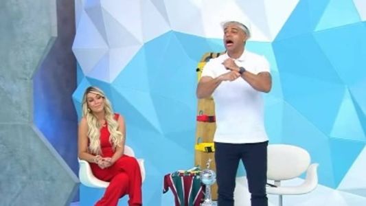 Renata Fan observa zoação de Denilson no Jogo Aberto após eliminação do Inter