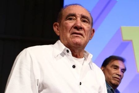 Justiça do Rio de Janeiro pode bloquear de mansão de Renato Aragão por dívida
