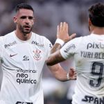 Renato Augusto lamenta empate, mas vê Corinthians vivo para a volta