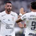 Renato Augusto lamenta empate, mas vê Corinthians vivo para a volta