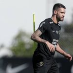 Renato Augusto vai a campo em penúltimo treino do Corinthians antes de enfrentar o Atlético