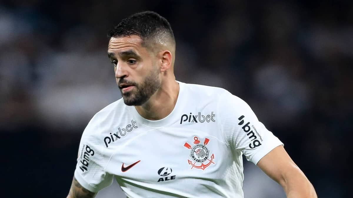 Renato Augusto explica caneta e assistência para gol do Corinthians