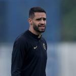 Renato Augusto volta a treinar com bola no Corinthians