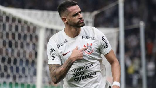 Renato Augusto marcou os dois gols do Corinthians