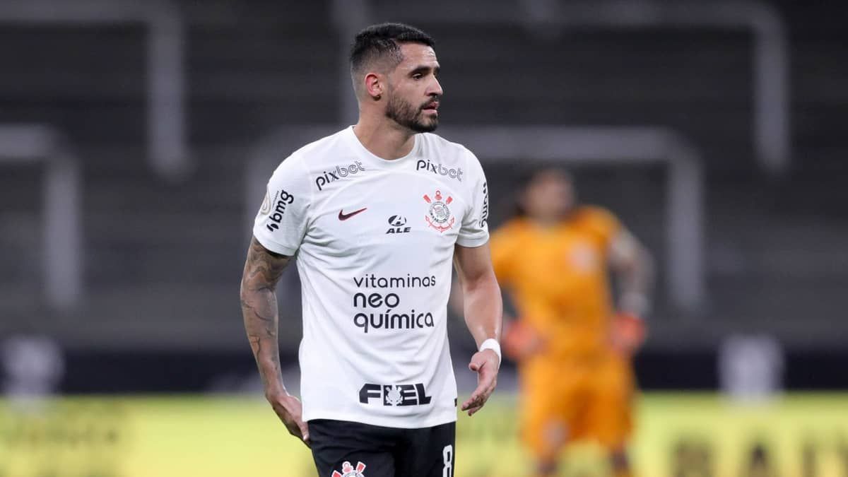Fluminense deve esperar o final do Mundial para anunciar Renato Augusto oficialmente