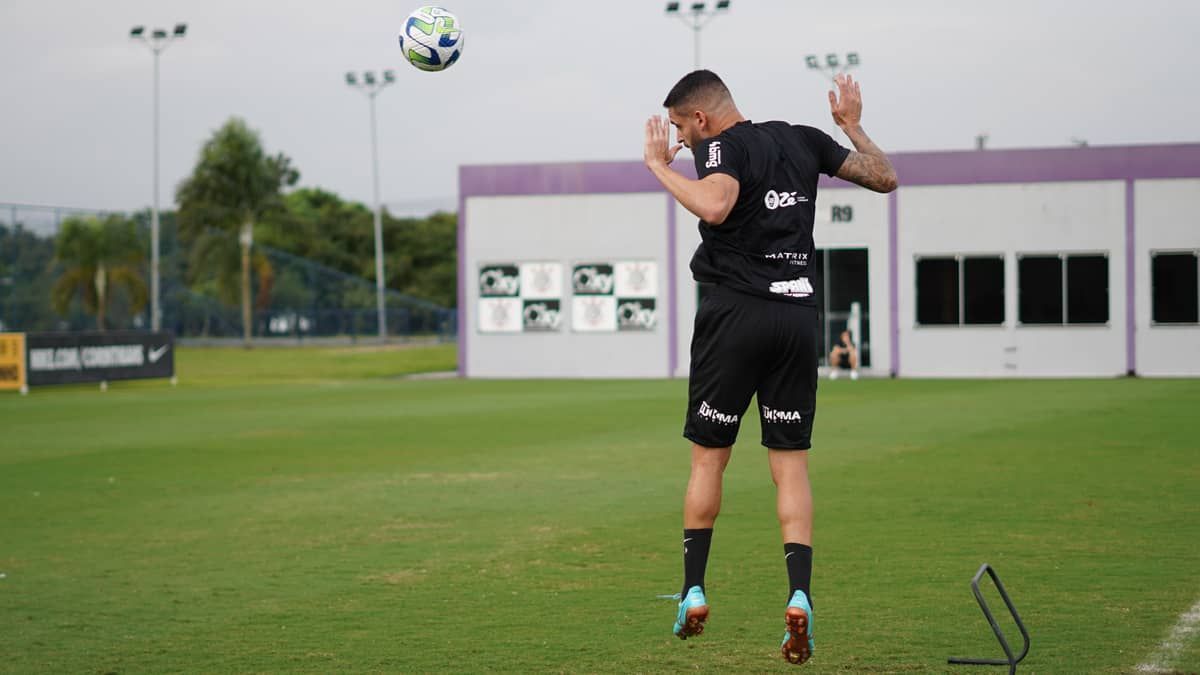 Corinthians atualiza situação médica de Renato Augusto