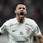 Renato Augusto celebra desempenho individual no Corinthians