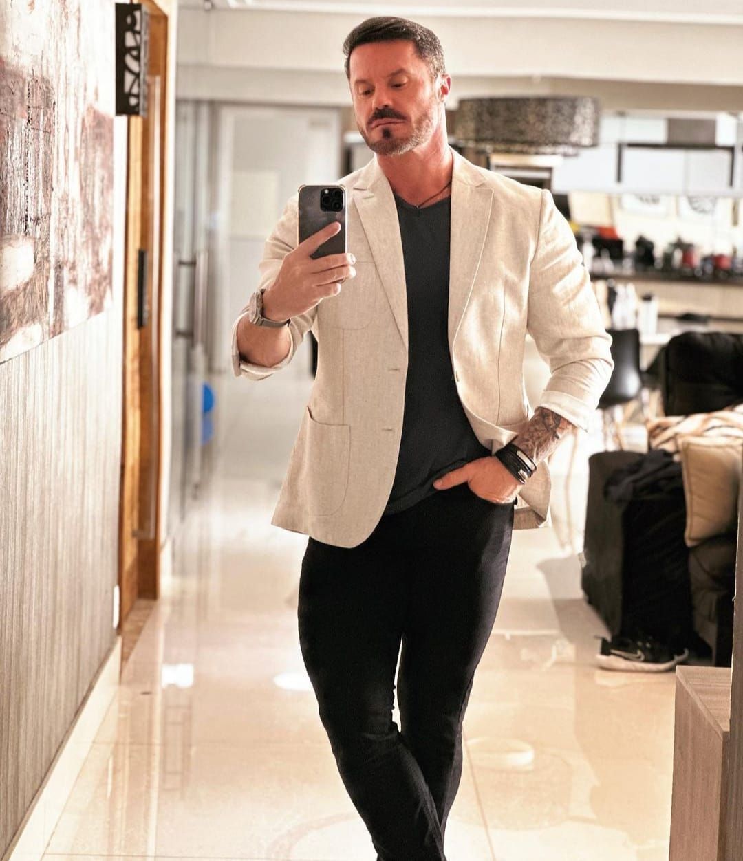 Influencer Renato Cariani é alvo de operação contra desvio de produtos químicos e tráfico de drogas