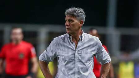 Renato durante partida entre Grêmio e América, neste sábado (28), no Independência