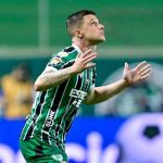 'Quase aposentadoria' e pedido do filho: atacante do América se emociona em estreia