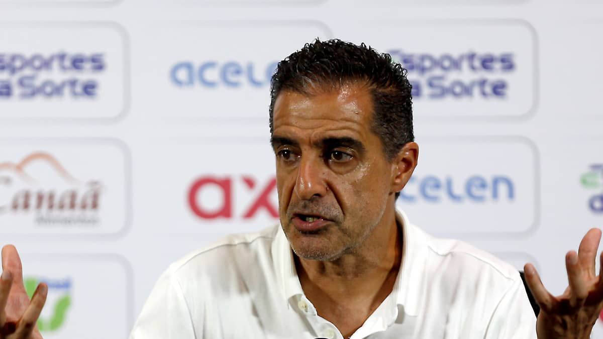Renato Paiva revela mágoa em saída do Bahia: 'Não admito faltar com o respeito'