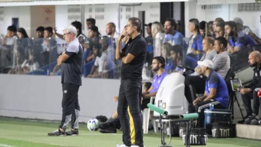 Renato Paiva, técnico do Bahia, durante a derrota de seu timr para o Santos na Vila Belmiro