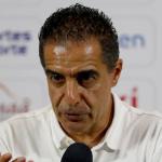 Técnico do Bahia critica Gabigol: 'não é bonito ver uma simulação em campo'