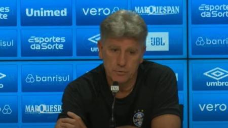Renato Portaluppi alfinetou a atitude da direção do Corinthians