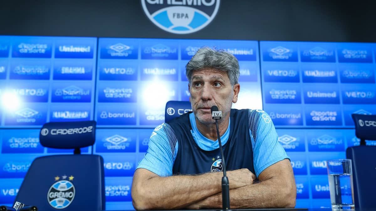 Renato nega problemas com empresário do goleiro Adriel, do Grêmio