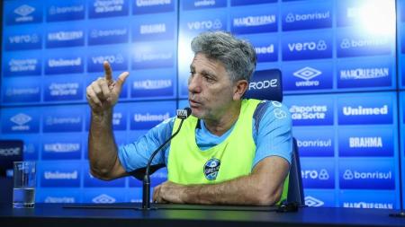 Renato Portaluppi evita desviar o foco da Copa do Brasil