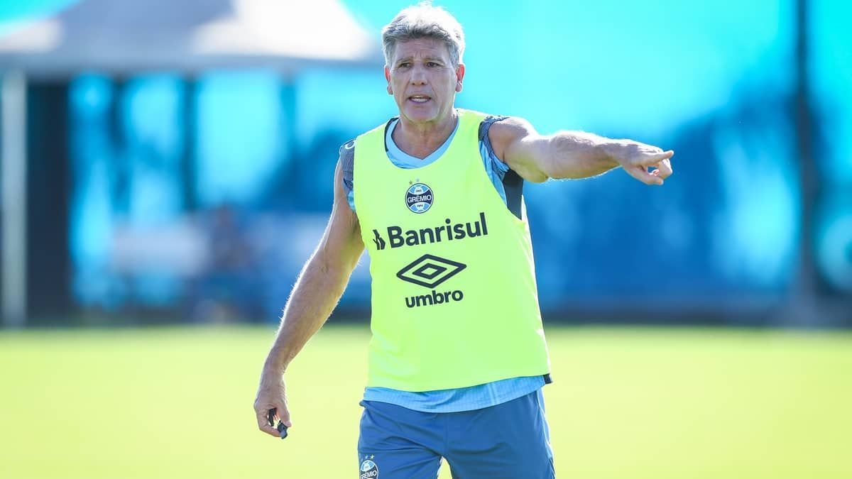 Grêmio: Renato faz mistério em semana Gre-Nal e treina com portões fechados