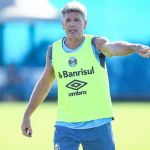 Grêmio: Renato faz mistério em semana Gre-Nal e treina com portões fechados