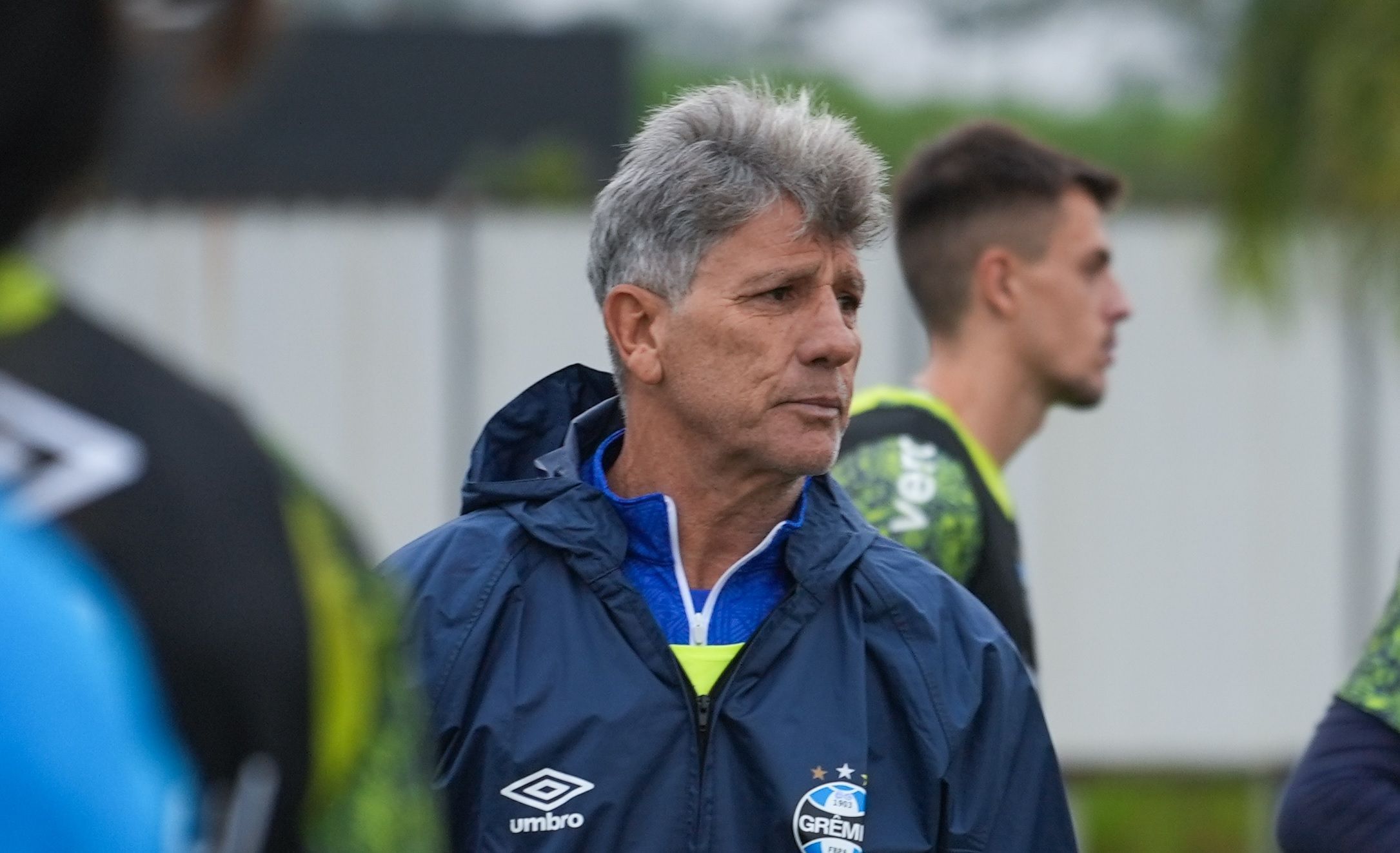 Renato Gaúcho surpreende e revela negociação avançada do Grêmio com zagueiro