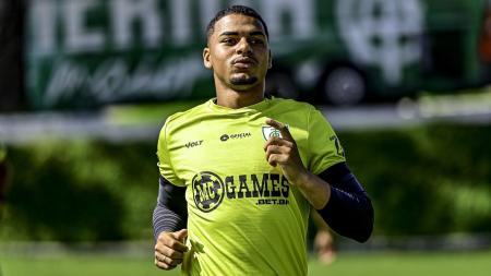 A CBF já enviou a lista oficial de 18 atletas para o Torneio Olímpico Masculino, com duas novidades: Renato Augusto e Walace (Grêmio) nos lugares...