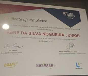 Renê da Silva Nogueira Júnior mostra suposto diploma de Harvard