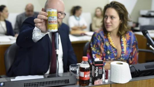 Representantes de empresas tentam convencer deputados a rejeitar projeto que aumenta ICMS de produtos supérfluos