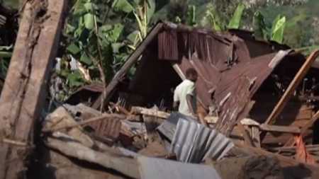 Representantes do governo da República Democrática do Congo visitam aldeias devastadas por inundações