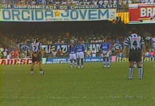 Ronaldo, Dida e “SeleGalo”: relembre Cruzeiro x Atlético no dia da morte de Senna