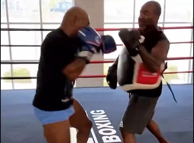 Mike Tyson se prepara para luta contra Jake Paul; veja vídeo
