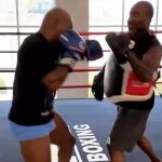 Mike Tyson se prepara para luta contra Jake Paul; veja vídeo