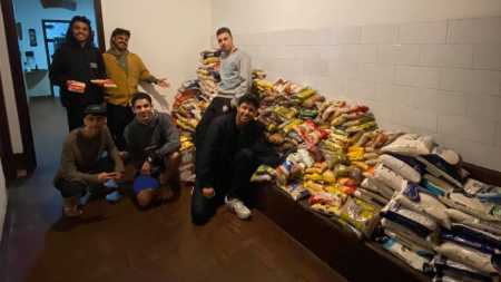 Repúblicas do bairro Antônio Dias arrecadaram 850kg de alimentos em festa beneficente