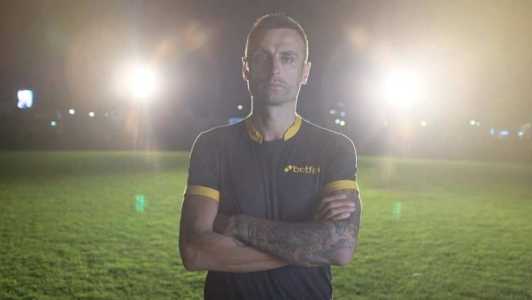 Berbatov, ex-Manchester United, elogia dois brasileiros