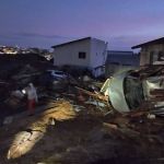 Reservatório de água se rompe e deixa casas inundadas em Florianópolis