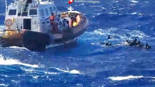 Resgate realizado pela guarde costeira italiana