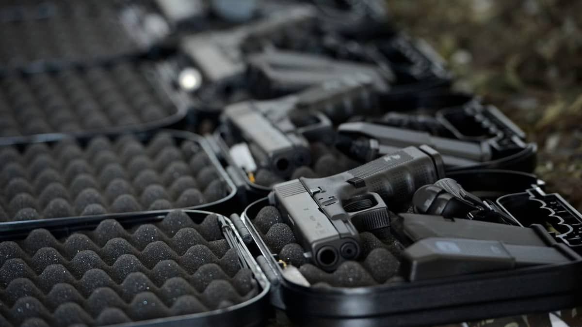 Governo Lula restringe acesso a armas com novo decreto; saiba o que muda