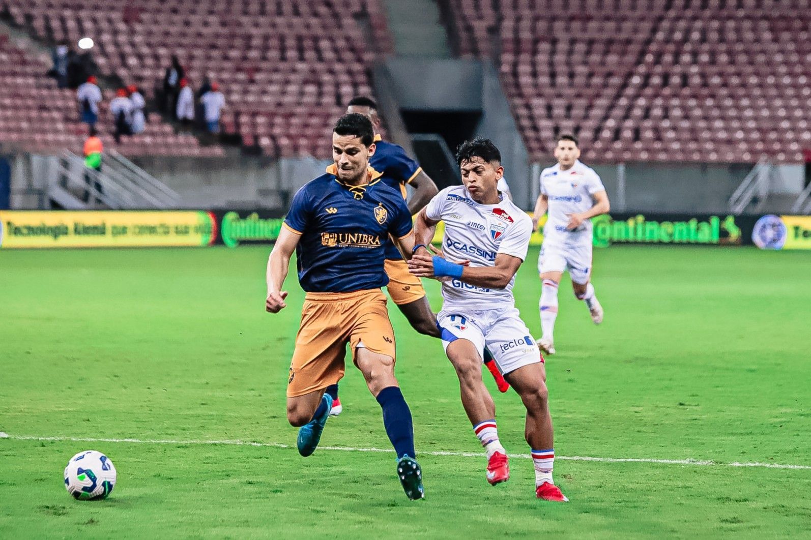 Fortaleza sofre, mas faz gol no fim e empata com Retrô na Copa do Brasil