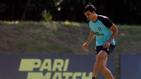 Retorno de Danilo Barbosa é a principal novidade no Botafogo contra o Cuiabá