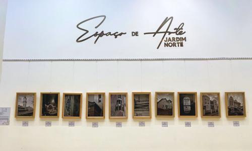 Exposição Carlos Sacchi, "Retratos de um Tempo", está em cartaz no Jardim Norte