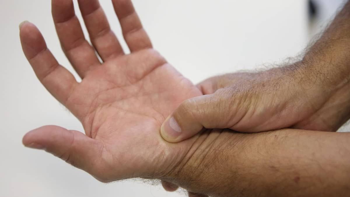 Mais de 15 milhões de brasileiros sofrem com doenças reumáticas